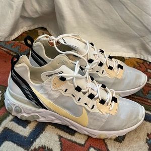 Men sz 9 Nike React Element Soft Yellow